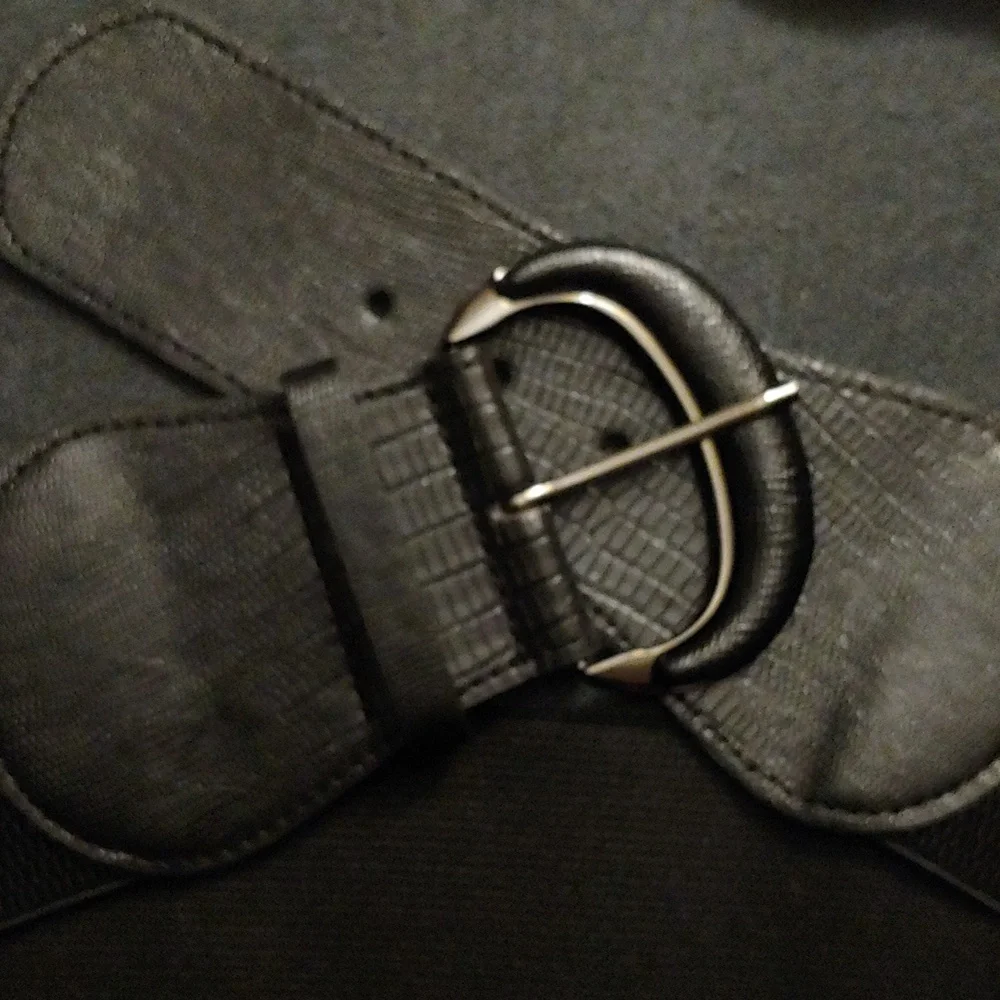 Elegant Black and Cream Women's‎ Belt Set